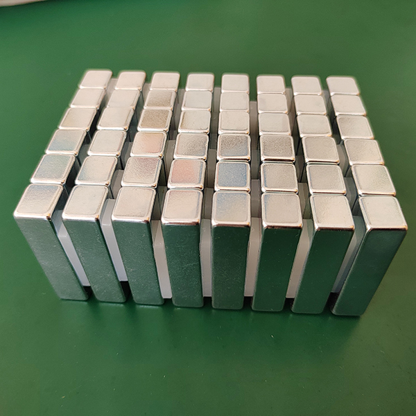 方形磁铁