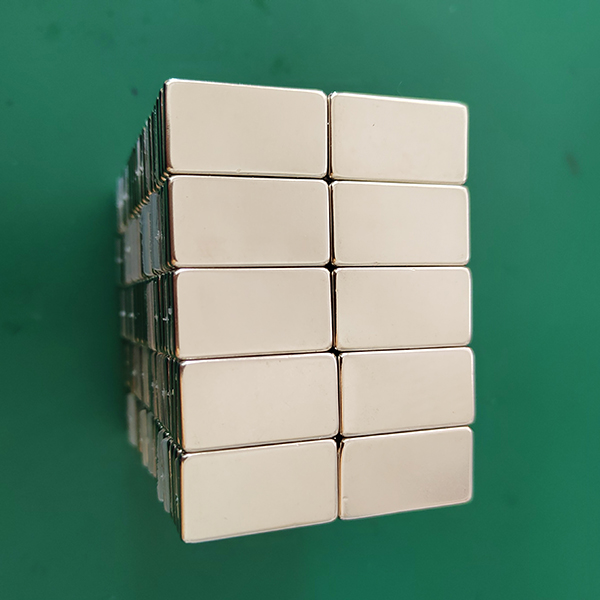 方形磁铁